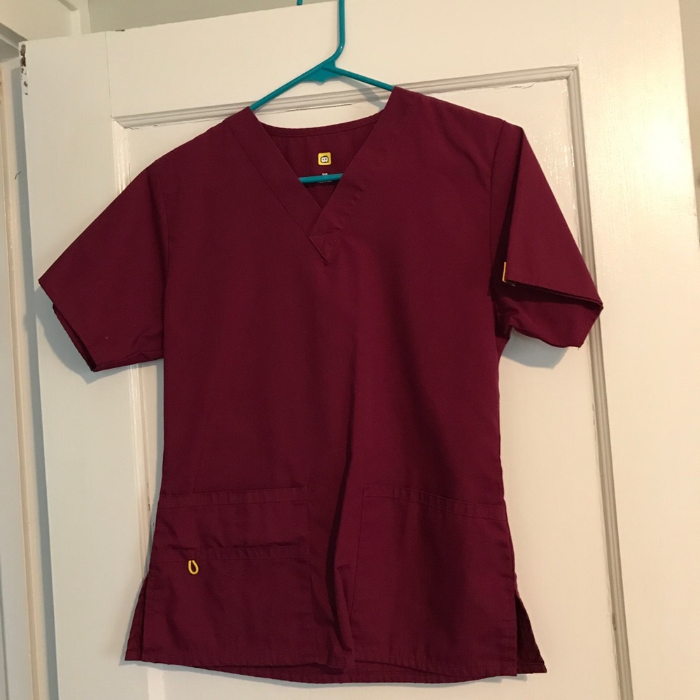 Wonder wink scrub top